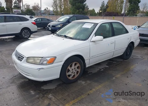 2000 Toyota Camry Le from USA, damaged, VIN JT2BG22K6Y0438590